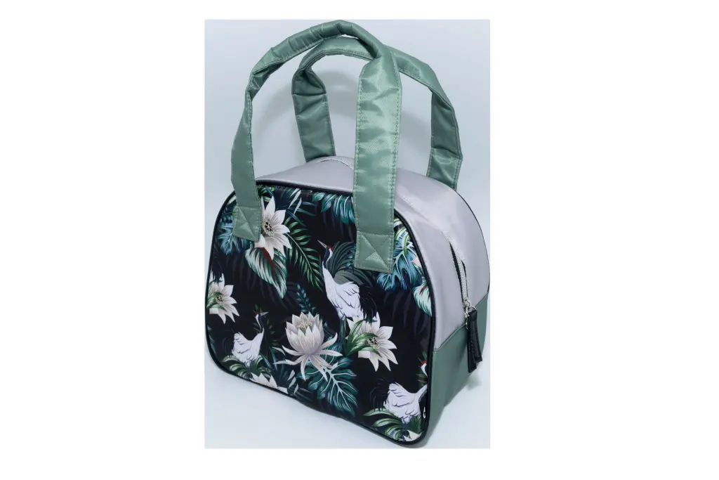 buttefly-lunch-bags-ladies-botanic.jpg