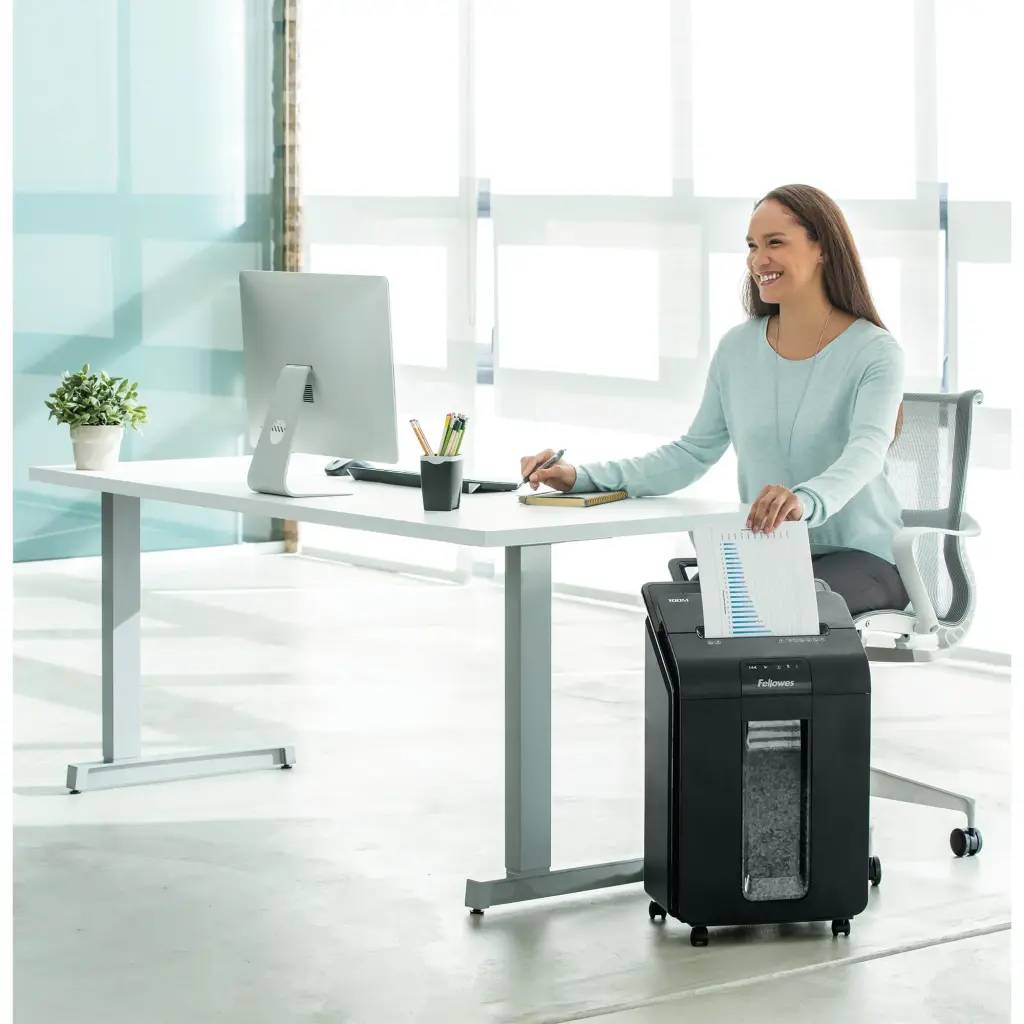 fellowes-automax-100m-mini-cut-shredder-shreds-100-sheets-23-litre-bin_2.jpg