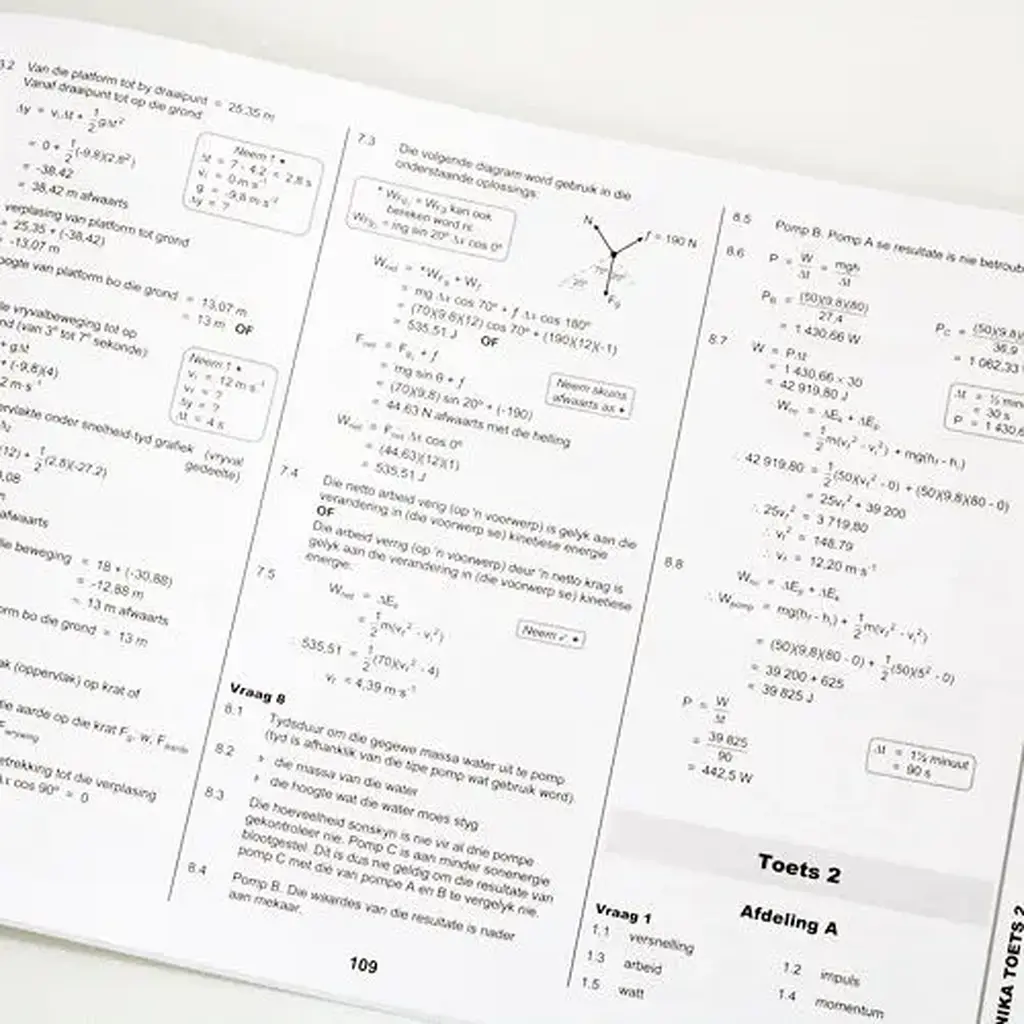 Die Antwoord-Reeks: Gr 12 Fisiese Wetenskappe 2in1 Studiegids